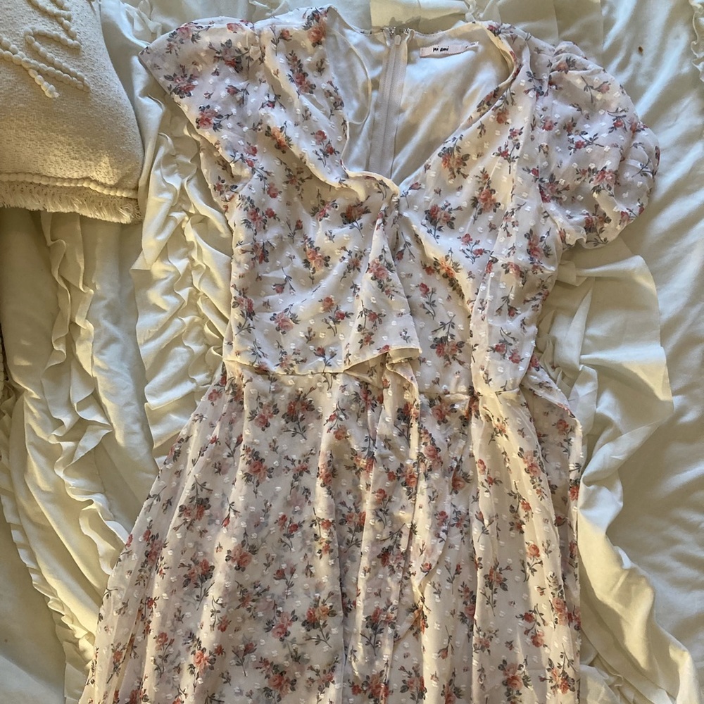 Francesca’s cap sleeve Floral wrap dress